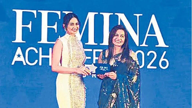 నారాయణ విద్యాసంస్థల డైరెక్టర్‌కు ఫెమినా అచీవర్స్‌ పురస్కారం