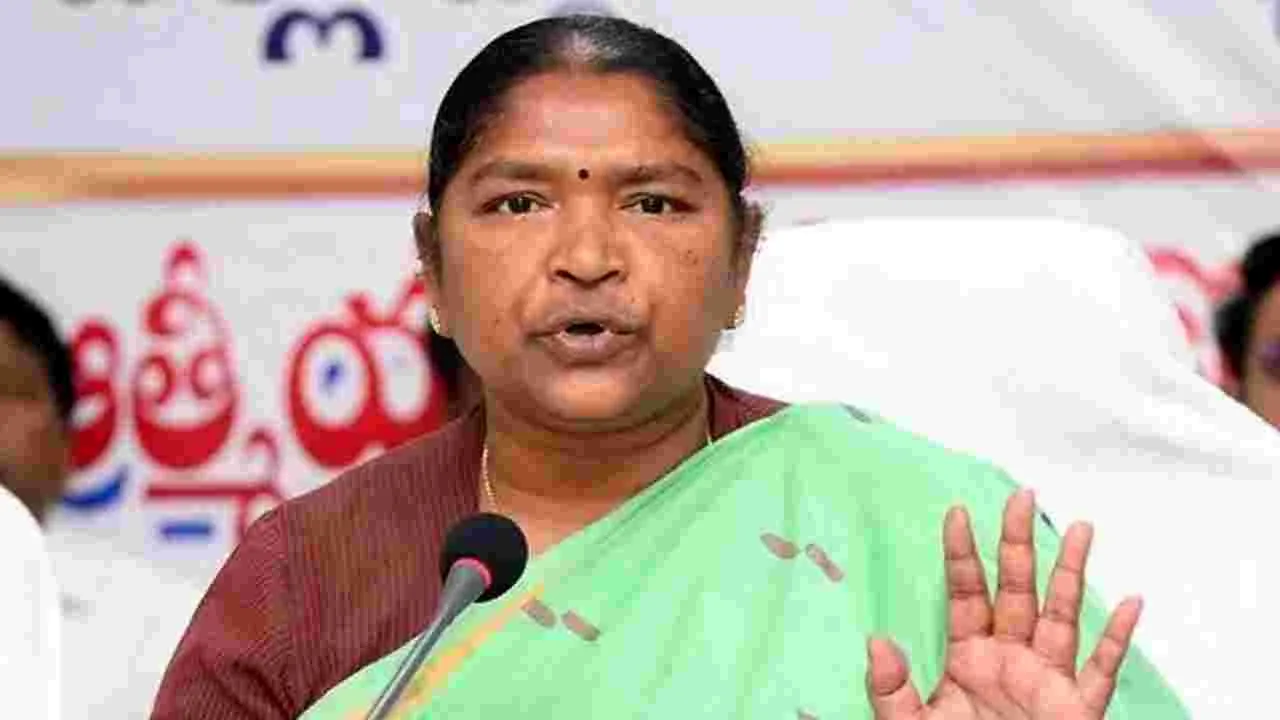 కాంగ్రెస్‌పై అబద్ధపు ప్రచారం: సీతక్క