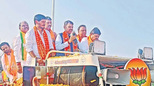 కేంద్రం నిధులతోనే తెలంగాణ అభివృద్ధి