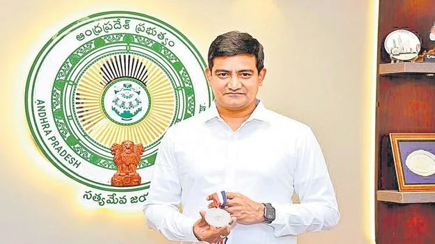 మంత్రి కొండపల్లికి అంతర్జాతీయ అవార్డు