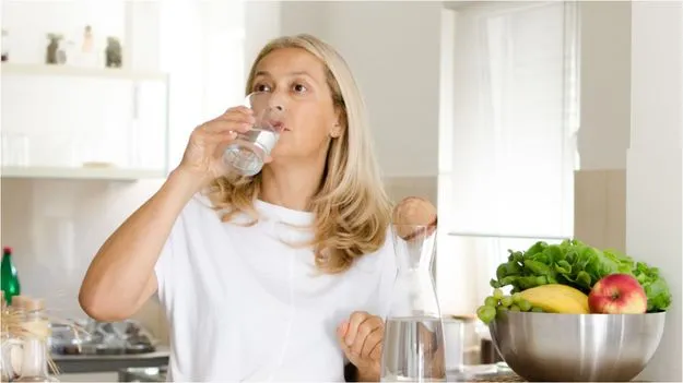 ఈ ఆహార పదార్థాలు తిన్న వెంటనే నీరు తాగకండి.!