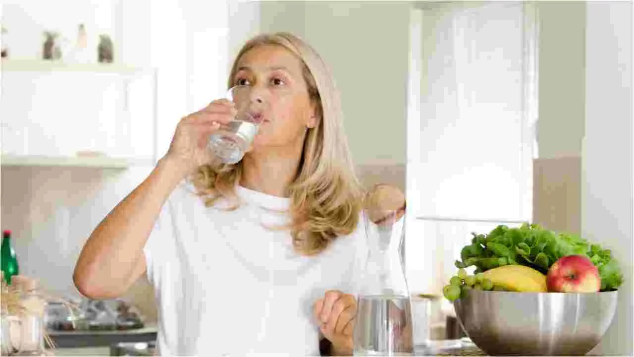 ఈ ఆహార పదార్థాలు తిన్న వెంటనే నీరు తాగకండి.!