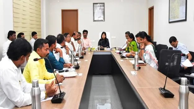 రాజకీయ పార్టీల ప్రతినిధులు సహకరించాలి