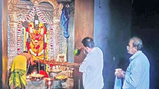 శ్రీవారికి ప్రత్యేక పూజలు