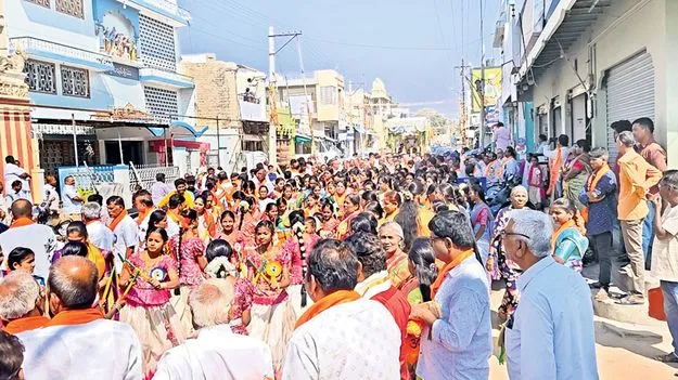 వైభవంగా కల్యాణోత్సవం 