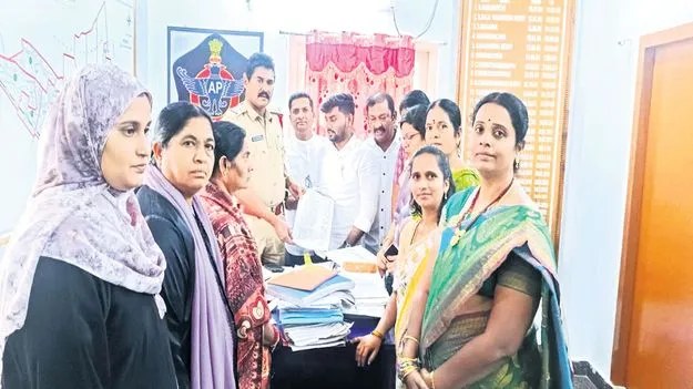   కేతిరెడ్డి, అనుచరులపై ఫిర్యాదు