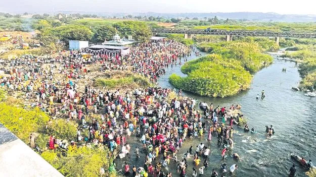వైభవంగా ఏటిగంగమ్మ తిరునాళ్లు