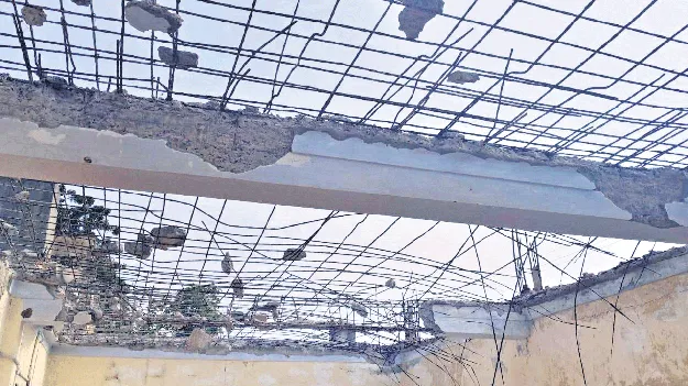 నిలిచిన మరమ్మతులు