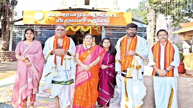 శ్రీశైలంలో హైకోర్టు న్యాయమూర్తి పూజలు