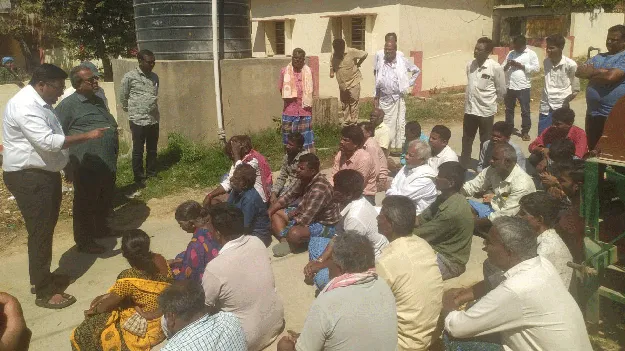 పరిశ్రమలకు భూములివ్వం 