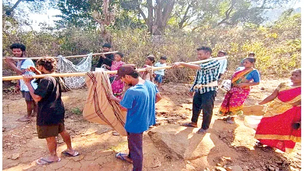 15 Fall Ill    జీలుగు కల్లు తాగి 15 మందికి అస్వస్థత