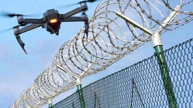 సరిహద్దుల్లో పాక్ డ్రోన్లు.. ఆర్మీ హెచ్చరిక కాల్పులు