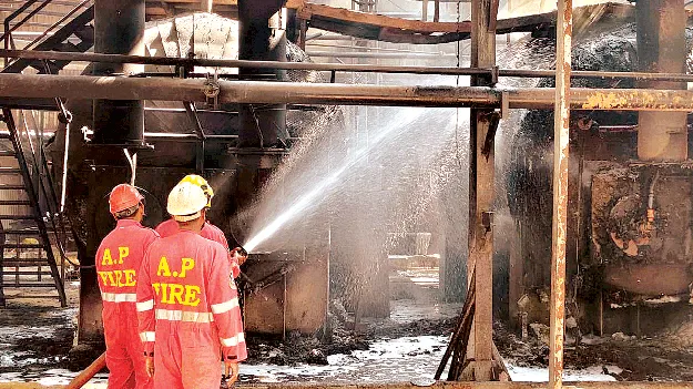 నిత్యసాయి పరిశ్రమలో అగ్నిప్రమాదం