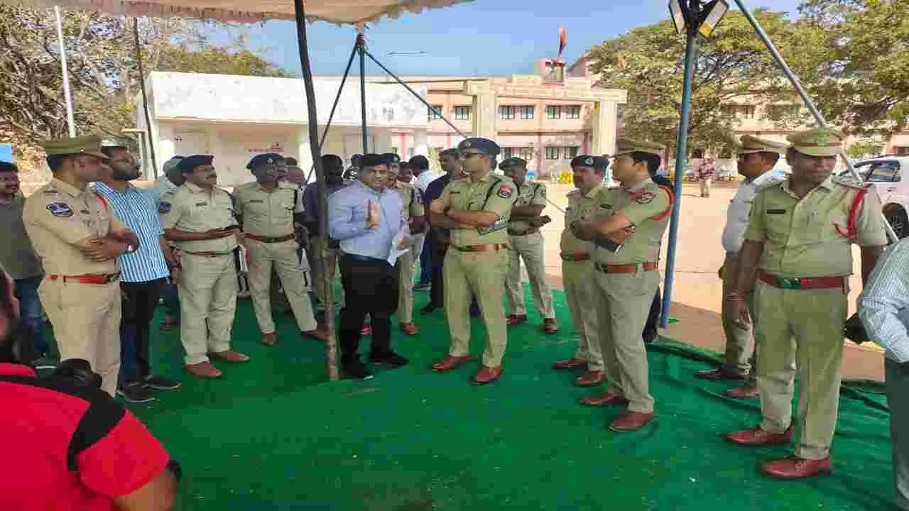 Karimnagar : ఎన్నికలు సజావుగా నిర్వహించేందుకు చర్యలు