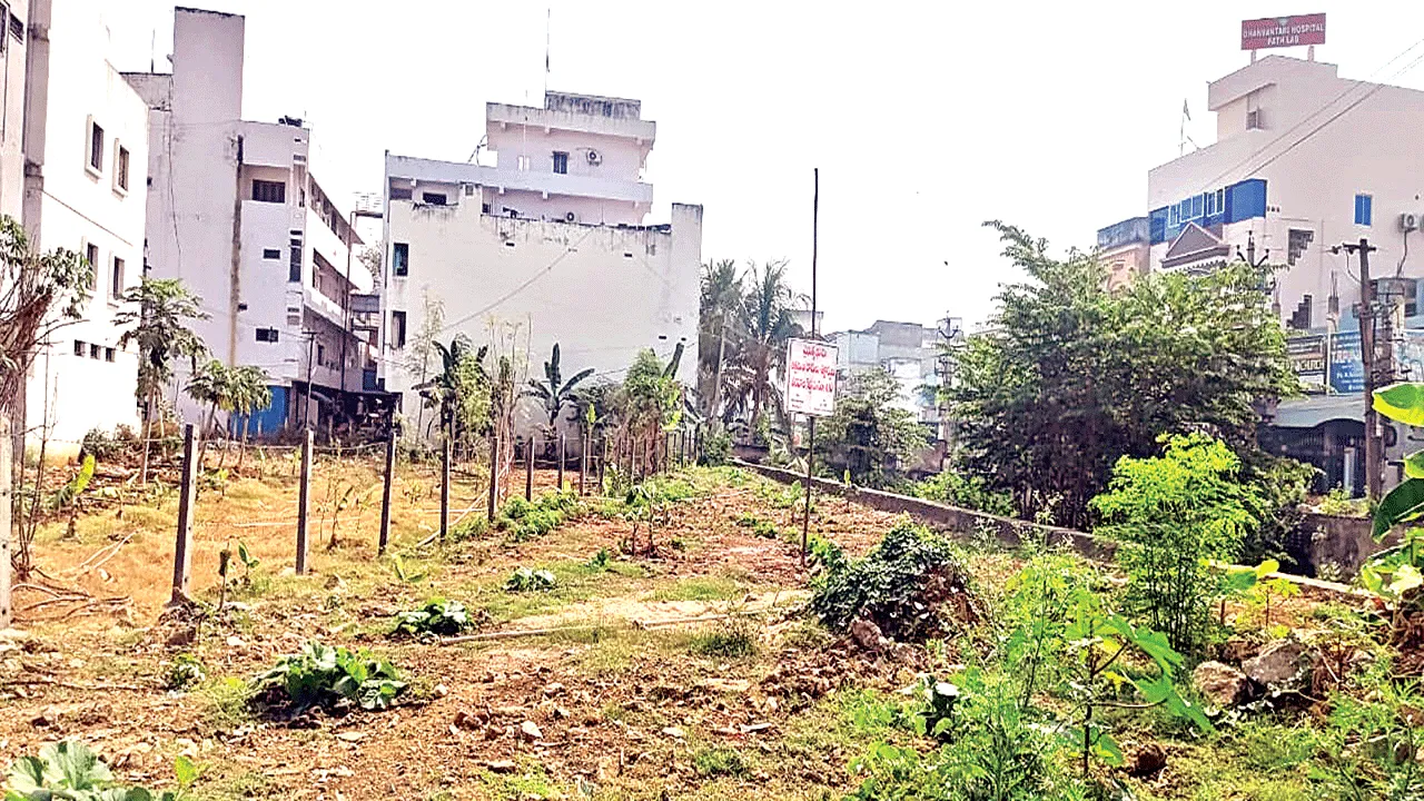 Board Installed at Varahalagedda Site వరహాలగెడ్డ స్థలంలో  బోర్డు పెట్టారు