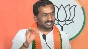 కాంగ్రెస్ హయాంలో ఇష్టారాజ్యంగా కబ్జాలు చేస్తున్నారు: ఎంపీ రఘునందన్ రావు 