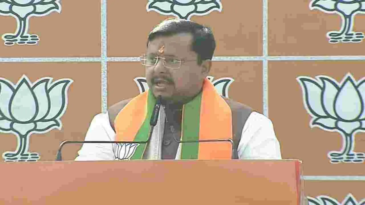 అలాంటి వారికి దేశ రాజకీయాల్లో చోటులేదు: నితిన్ నబీన్