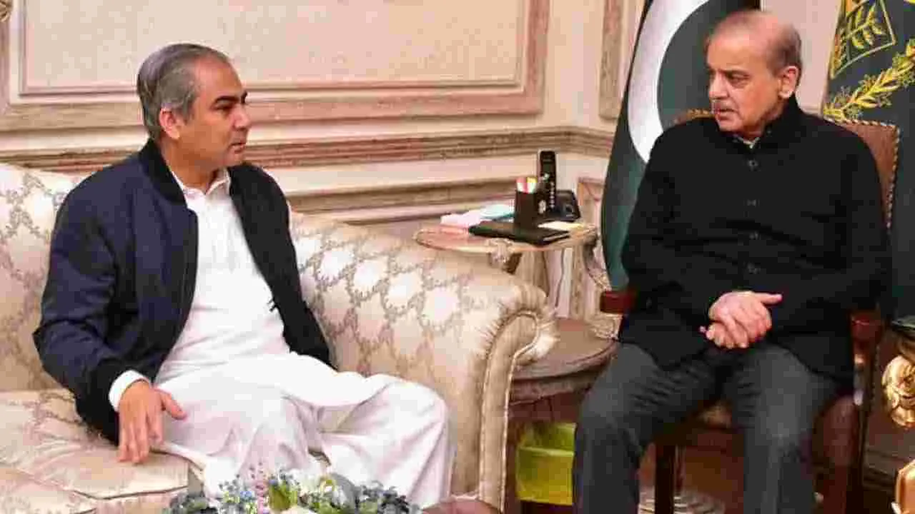  పాక్ ప్రధానితో ముగిసిన భేటీ.. కీలక విషయాలు వెల్లడించిన నఖ్వీ