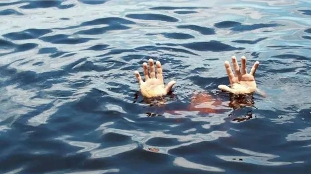 ప్రమాదవశాత్తు చెరువులో పడి ఇద్దరు బాలురు మృతి