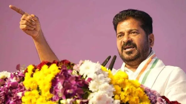 నిర్ణీత సమయంలో ఫైల్ క్లియర్ కావాల్సిందే.. అధికారులకు సీఎం రేవంత్‌రెడ్డి కీలక ఆదేశాలు