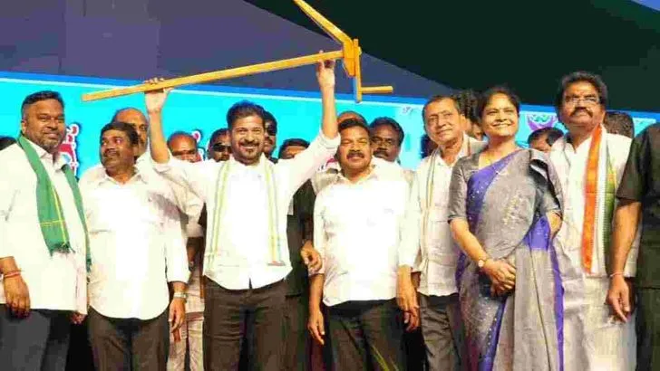 కరీంనగర్ జిల్లాలో ఎన్నికల ప్రచారంలో పాల్గొన్న సీఎం రేవంత్‌రెడ్డి