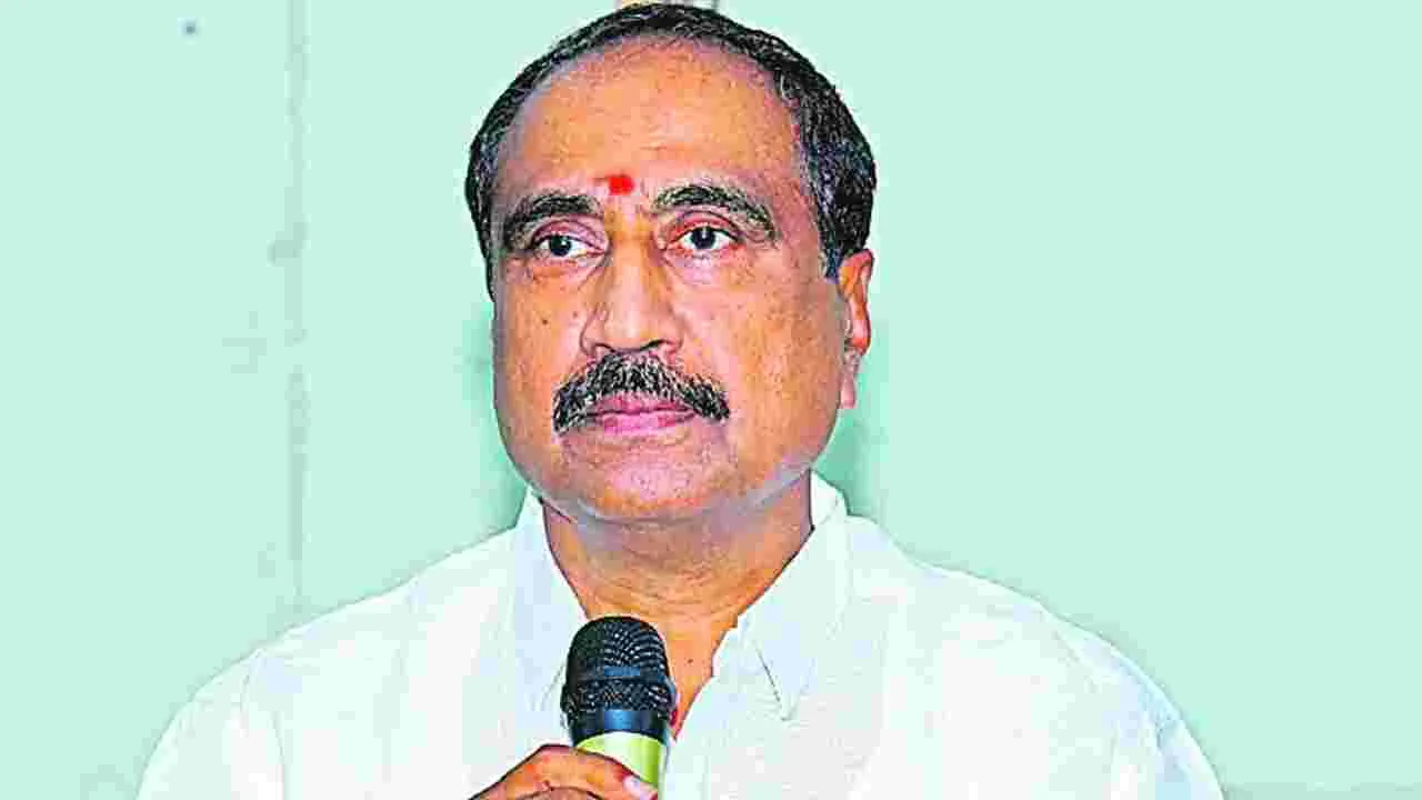 క్రాస్ బ్రీడ్ ఎవరు..? కేటీఆర్‌పై సంజయ్ కుమార్ సెటైర్లు