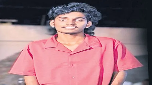 రోడ్డు ప్రమాదంలో యువకుడి మృతి
