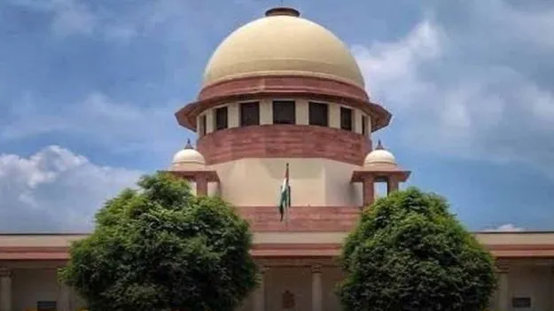 యాసిడ్ దాడి కేసుల్లో నిందితుల ఆస్తులు ఎందుకు వేలం వేయకూడదు..  ప్రశ్నించిన సుప్రీం