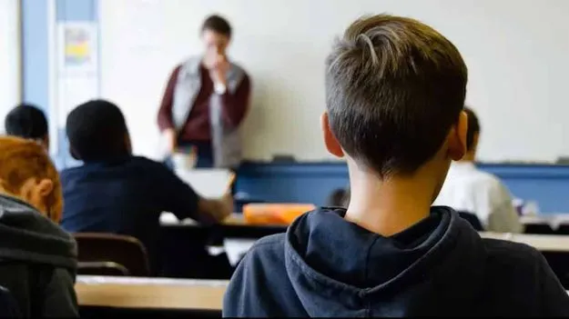 తిలకం పెట్టుకున్నాడని.. పాఠశాలలో 8 ఏళ్ల విద్యార్థిపై వివక్ష