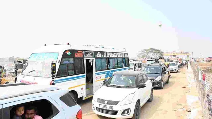 మేడారంలో ఘనంగా తిరుగువారం.. పోటెత్తిన భక్తులు 