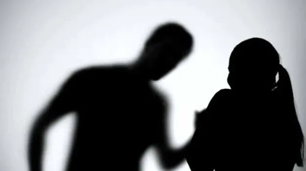 బస్సుల సీటింగ్ సమస్య.. లవర్ కోసం ఎంత పనిచేశాడంటే..