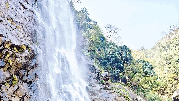   Waterfalls జలపాతాలు .. చూసొద్దాం రండి