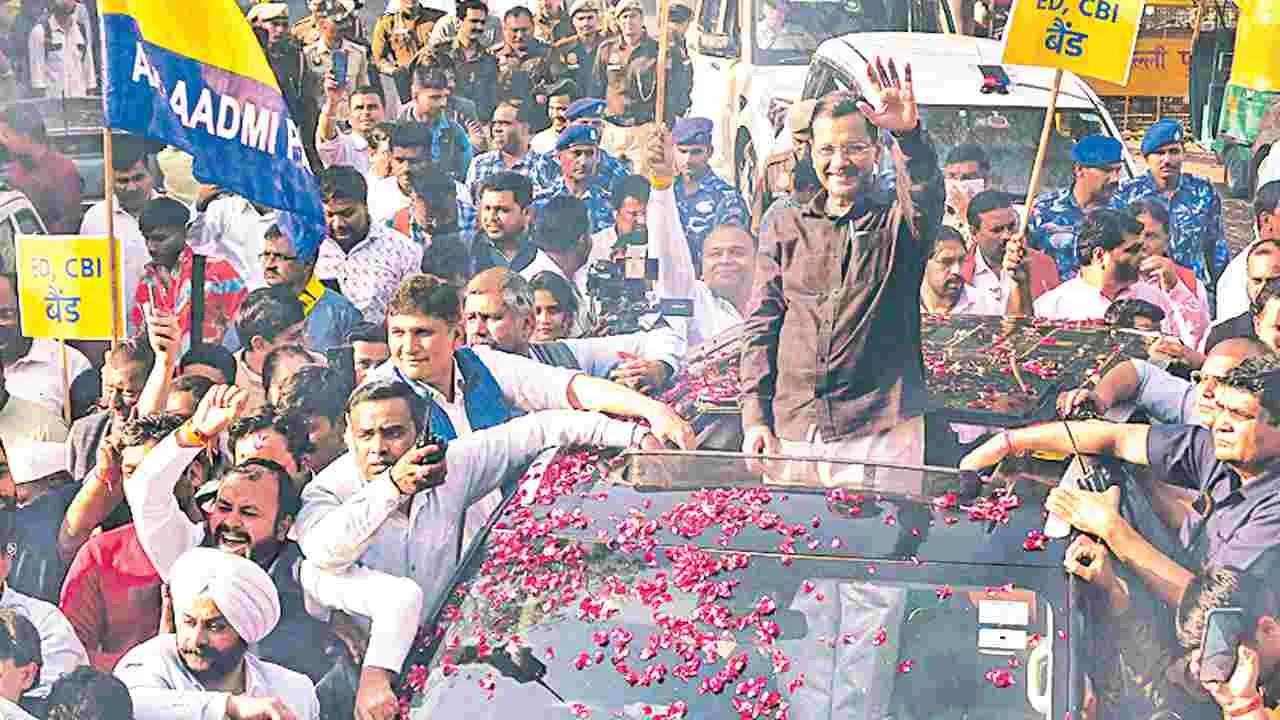 ఆప్‌పై మోదీ, అమిత్‌ షా కుట్ర