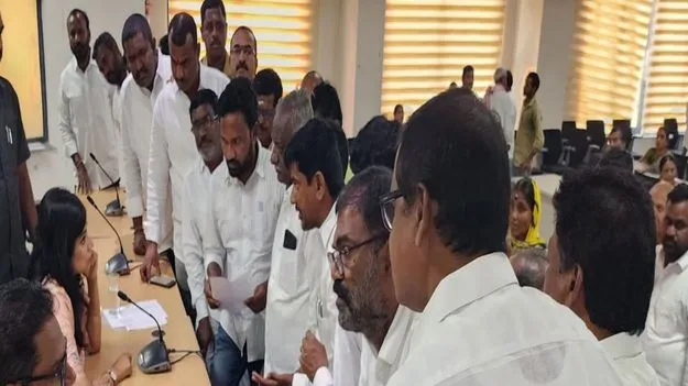 నిధుల పంచాయితీ 