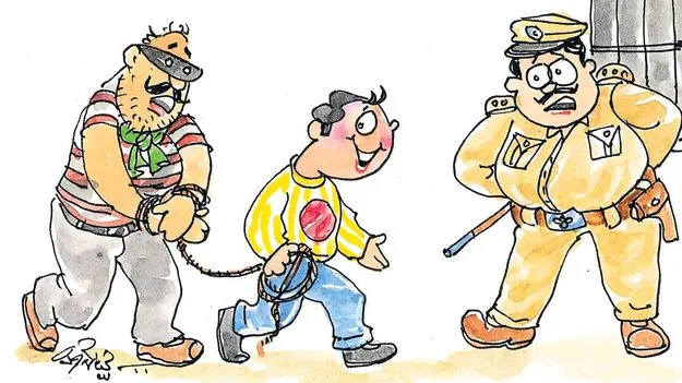 అలా పట్టుకొని.. ఇలా వదిలేశారు