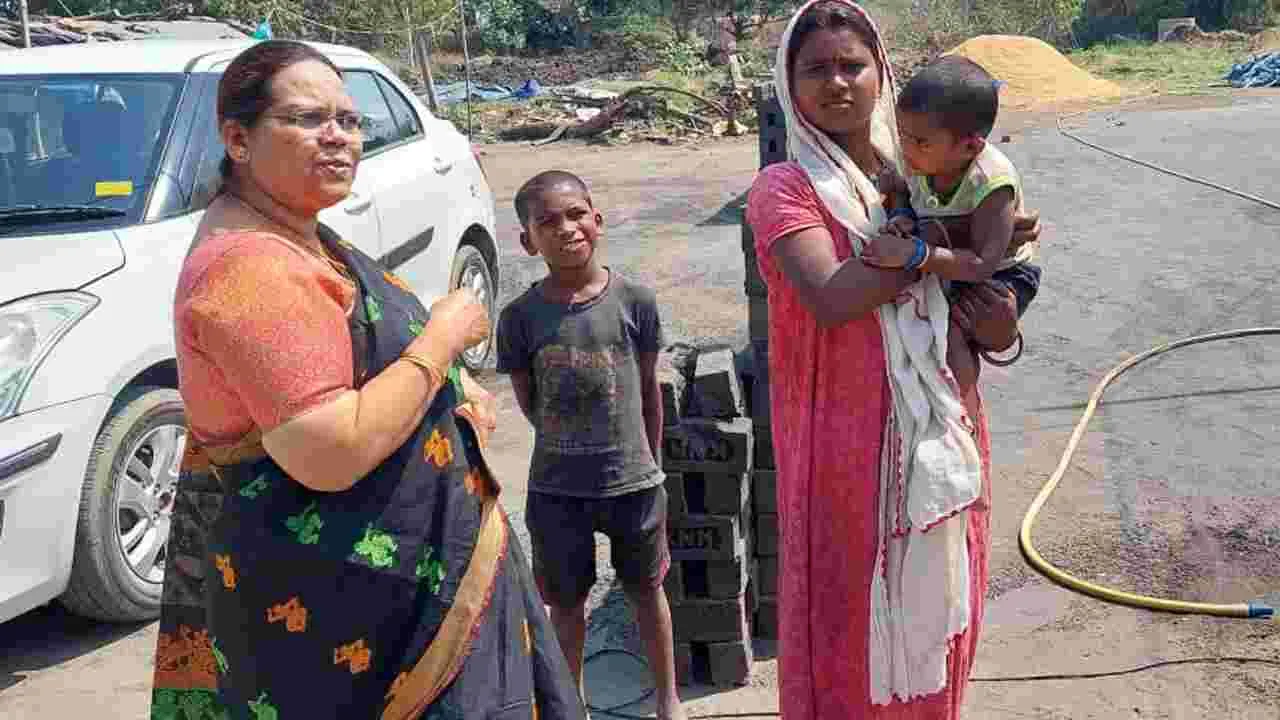 వలస కార్మికుల పిల్లలకు టీకాలు వేయాలి