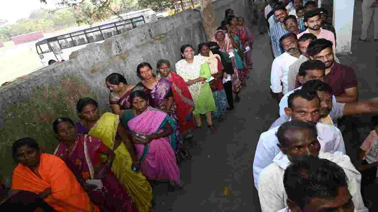 kumaram bheem asifabad- ప్రశాంతంగా మున్సిపల్‌ ఎన్నికలు