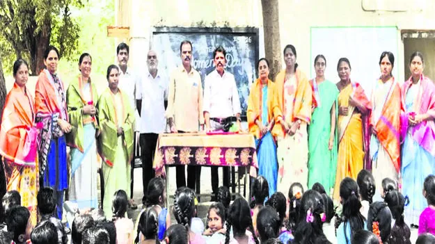 WOMEN: మహిళలు అన్ని రంగాల్లో రాణించాలి