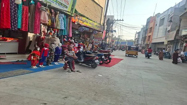 దర్జాగా రహదారుల ఆక్రమణ