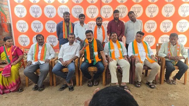 అవినీతి ప్రశ్నిస్తే పోలీస్‌ కేసులతో వేధింపులు