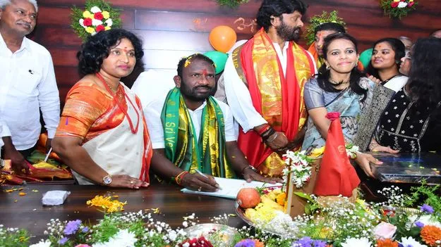మేయర్‌గా మహంకాళి స్వామి బాధ్యతల స్వీకరణ