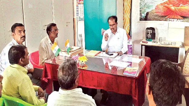 శతశాతం ఉత్తీర్ణతకు కృషి చేయండి