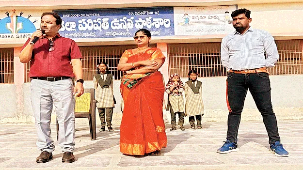 వందశాతం ఉత్తీర్ణత సాధించాలి