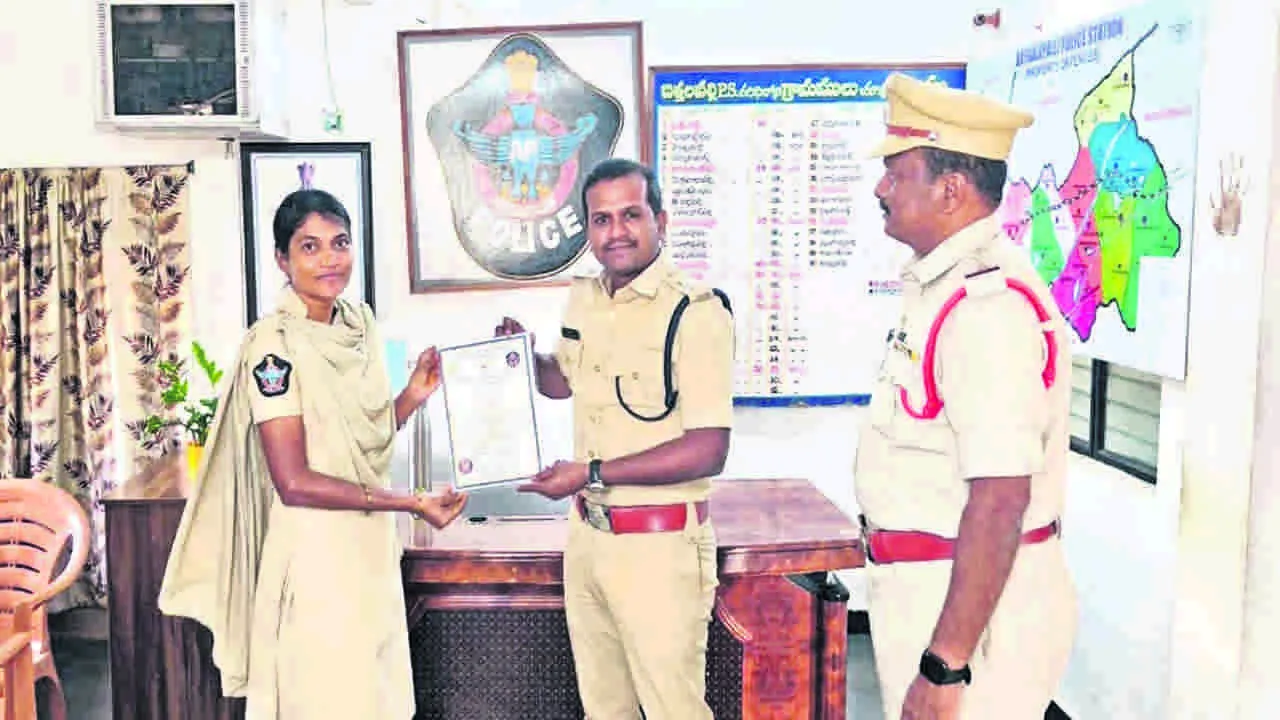 SP: నేరాలపై అప్రమత్తంగా ఉండాలి : ఎస్పీ