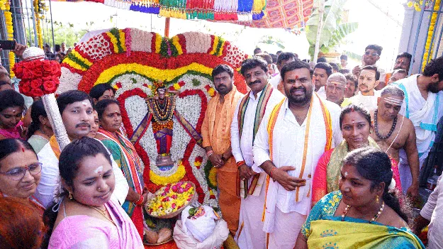 ఆగమోక్తం.... కన్నప్ప ధ్వజారోహణం