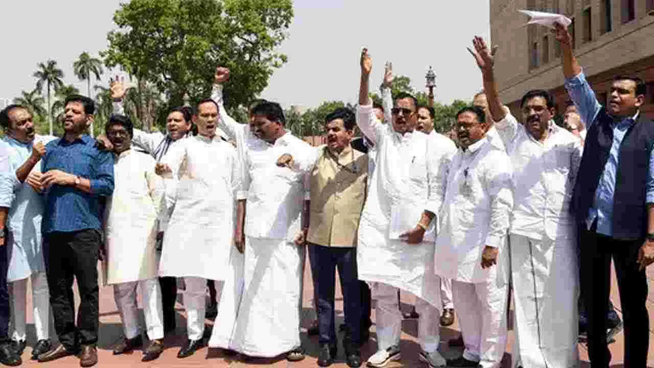 సభాపతి సమరం