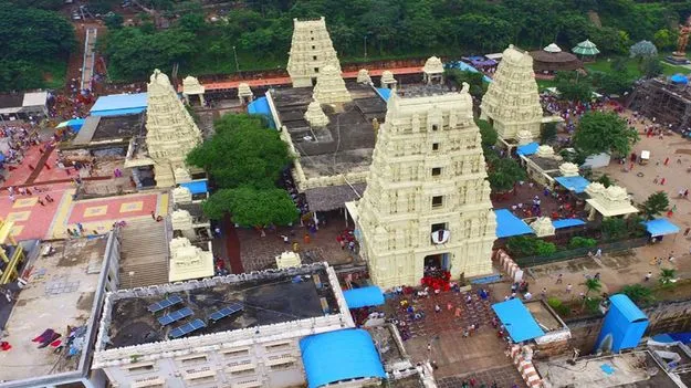 చినవెంకన్ననూ వదల్లేదు