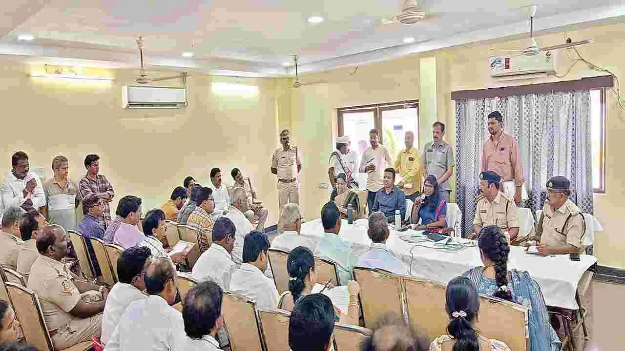 పుష్కరాలకు ప్రణాళికలు సిద్ధం చేయండి : కలెక్టర్‌