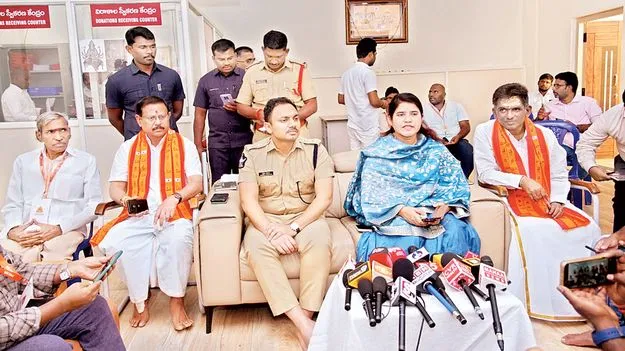 అంచనాకు మించి వచ్చిన భక్తులు