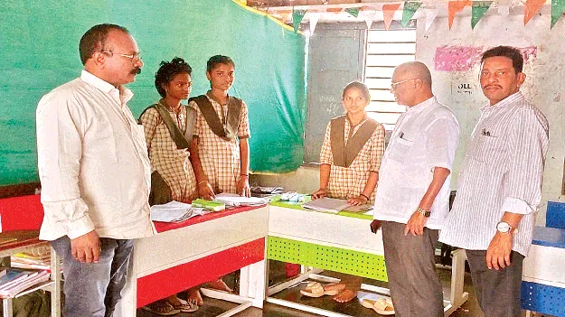 శతశాతం ఫలితాల సాధనే ధ్యేయం 